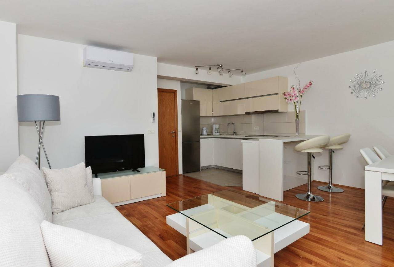 Apartman Dominik Makarská Exteriér fotografie
